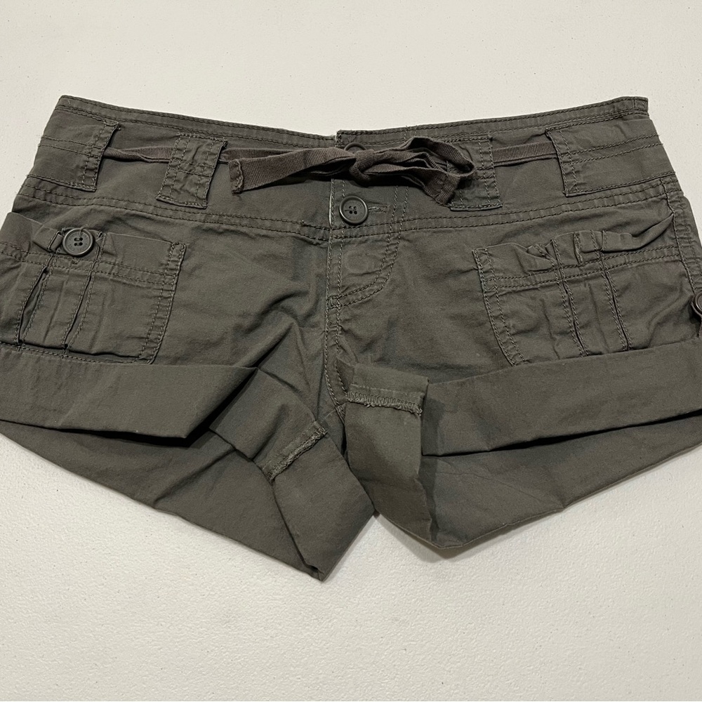 Angel Kiss Women's Cargo Shorts in Olive